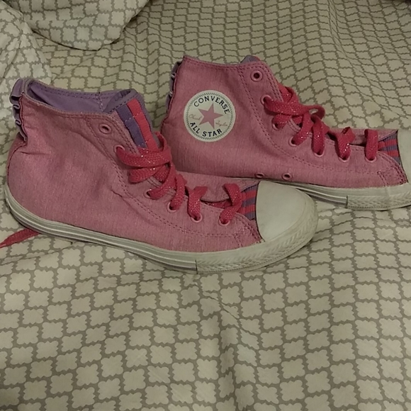 Converse Chuck Taylor High Tops - Picture 4 of 6
